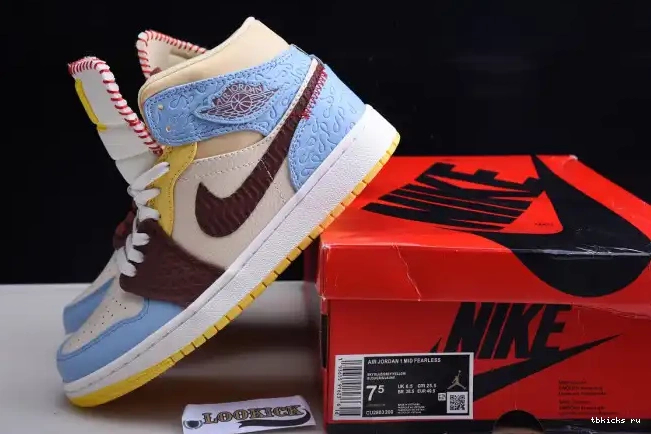 Rep TB Rouge Air Maison CU2803-200 1 Chateau SE x Jordan Fearless Mid 0414
